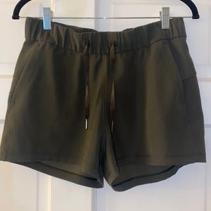 Lululemon shorts size 6